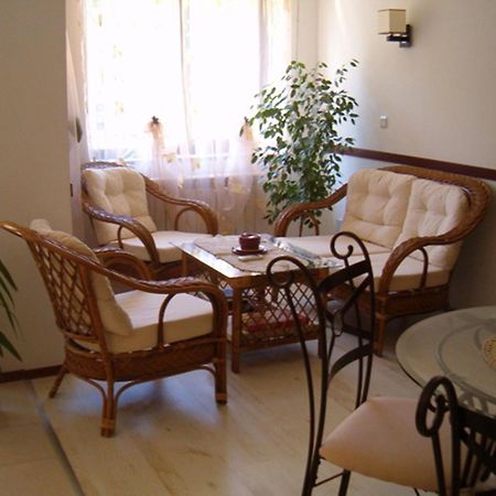 Family Hotel Bellehouse TTchernomorets Extérieur photo
