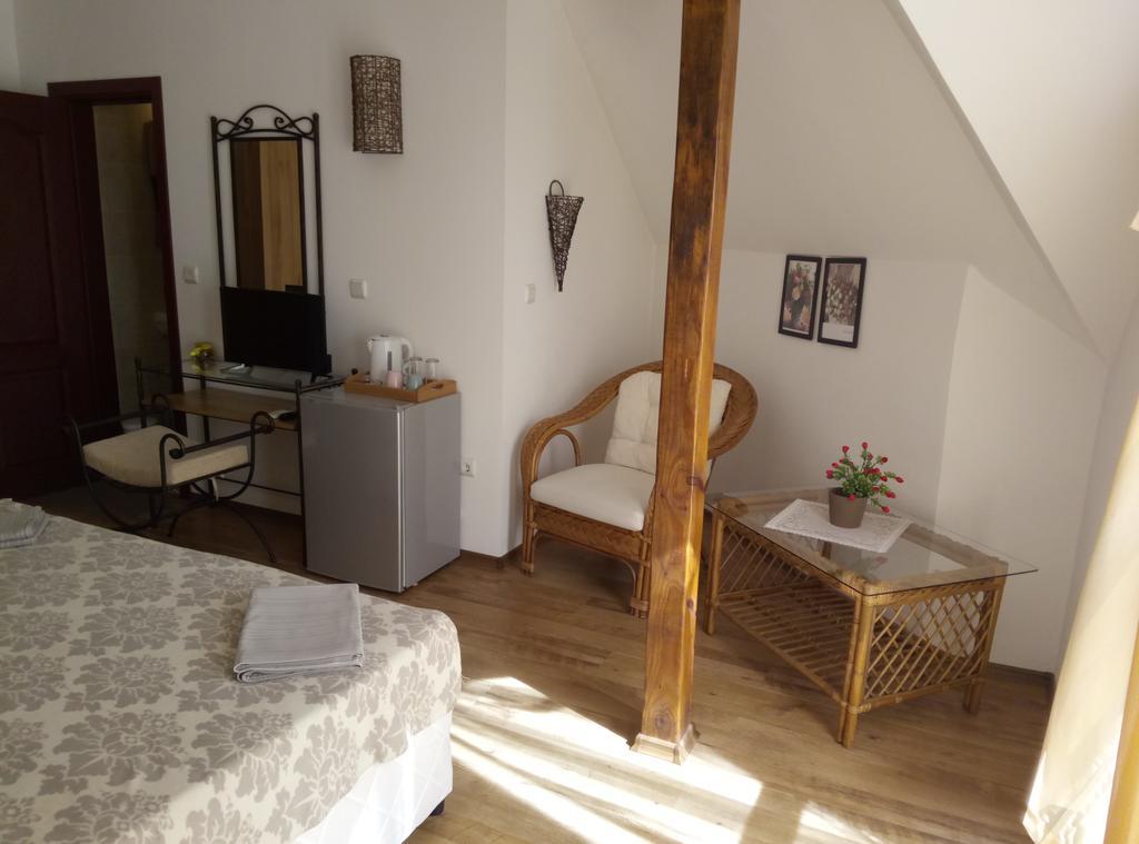 Family Hotel Bellehouse TTchernomorets Extérieur photo