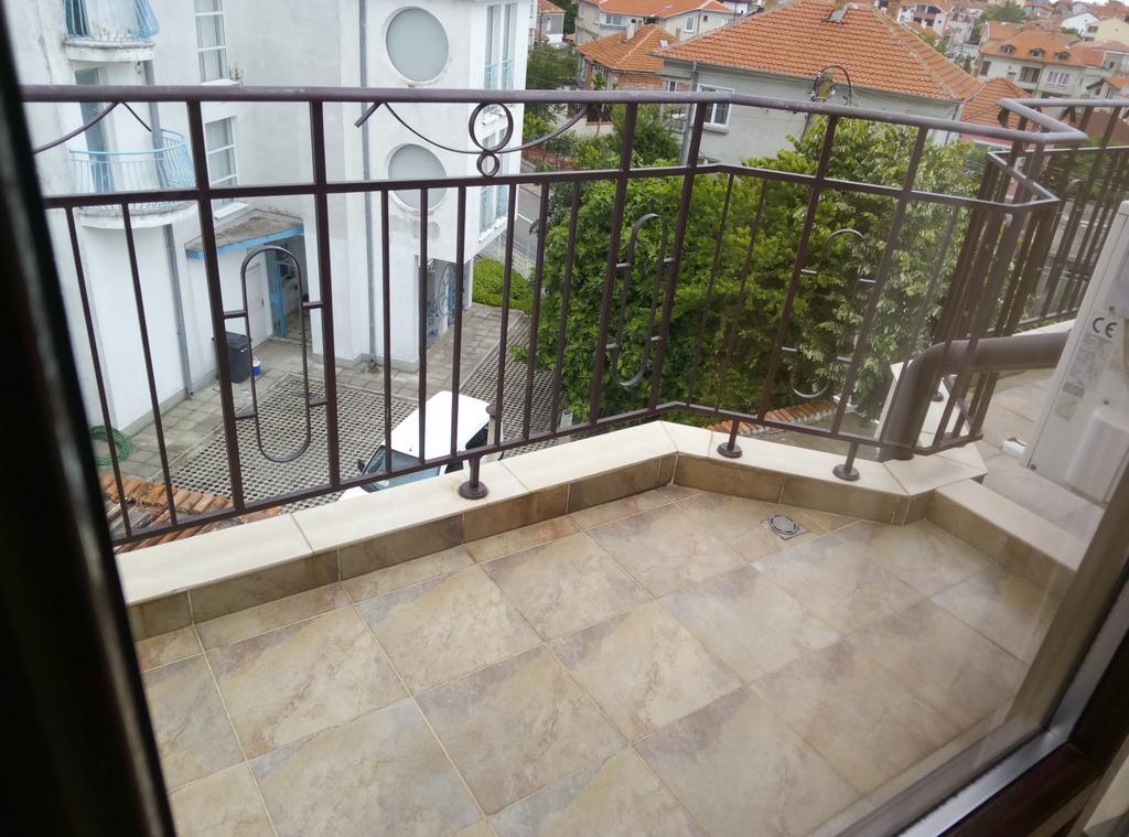 Family Hotel Bellehouse TTchernomorets Extérieur photo