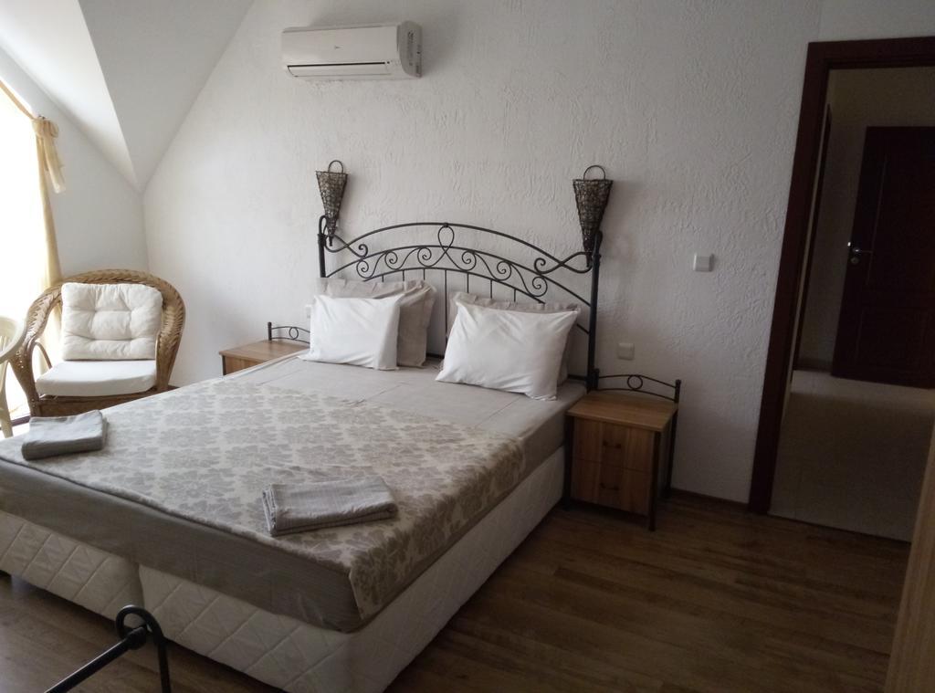 Family Hotel Bellehouse TTchernomorets Extérieur photo