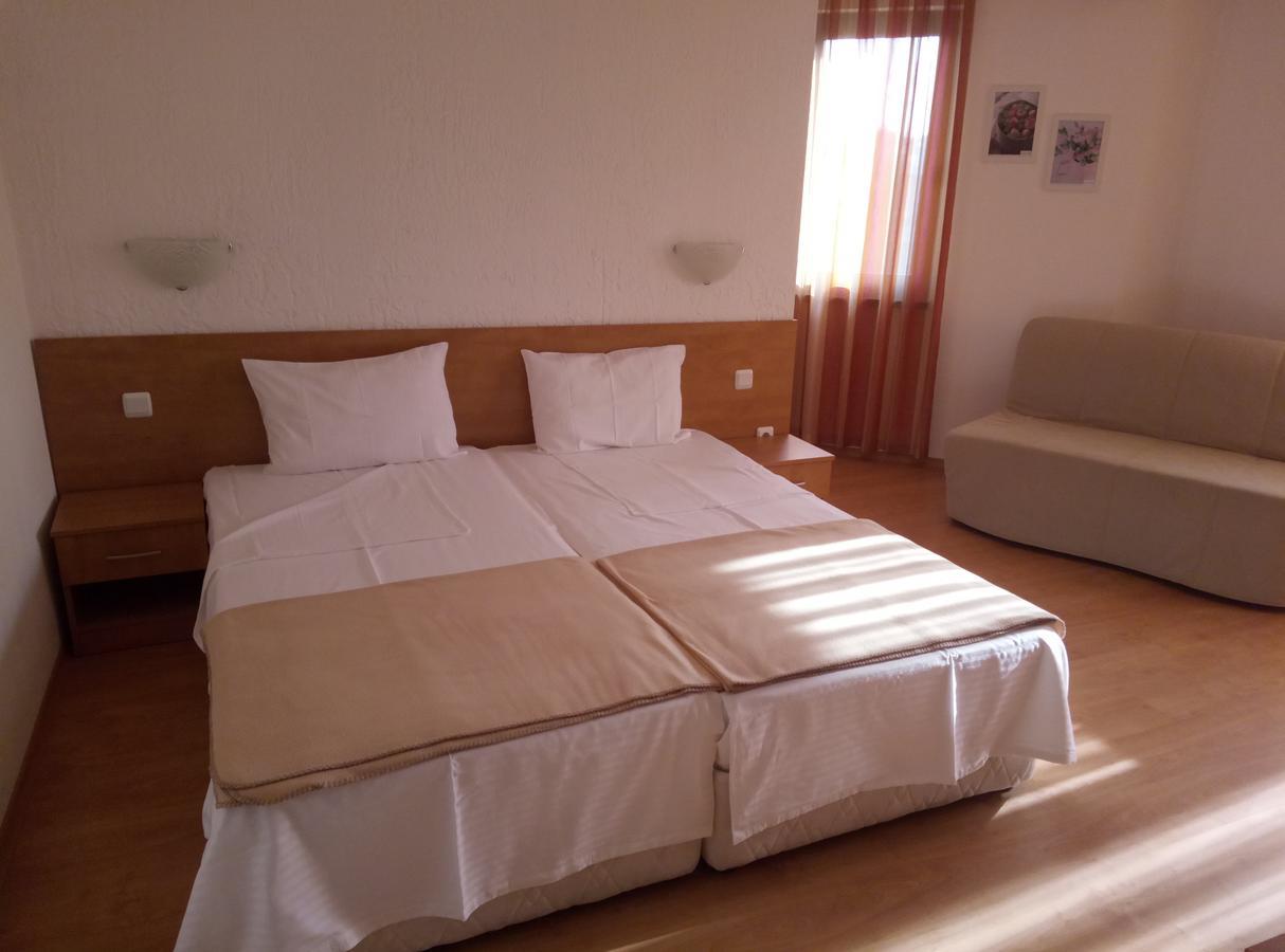 Family Hotel Bellehouse TTchernomorets Extérieur photo