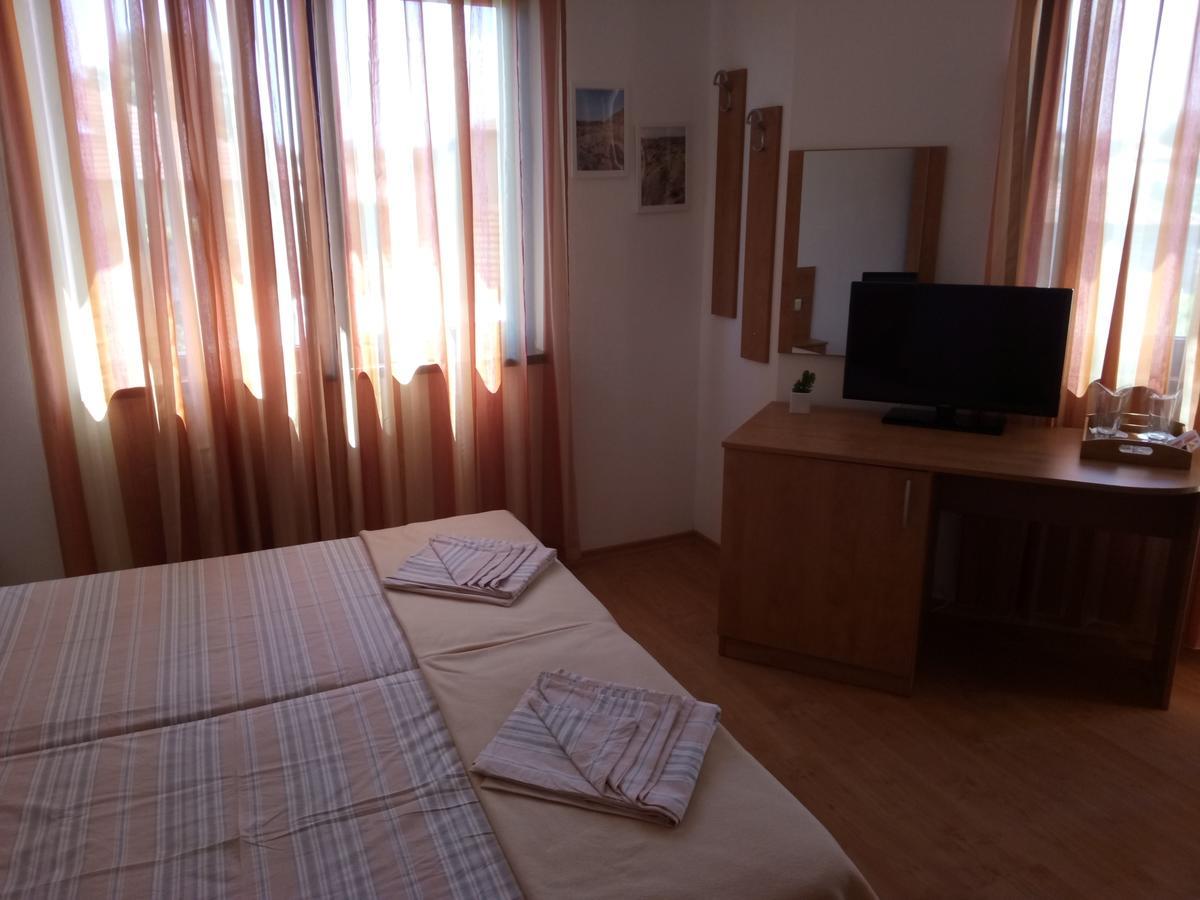 Family Hotel Bellehouse TTchernomorets Extérieur photo