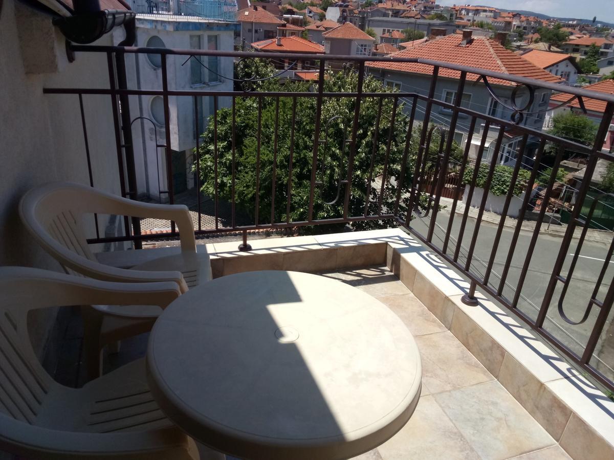 Family Hotel Bellehouse TTchernomorets Extérieur photo